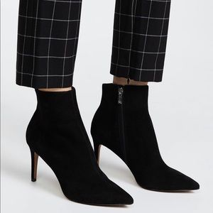 Steven Logic Point Toe Ankle Boots
Size 8.5
GUC
